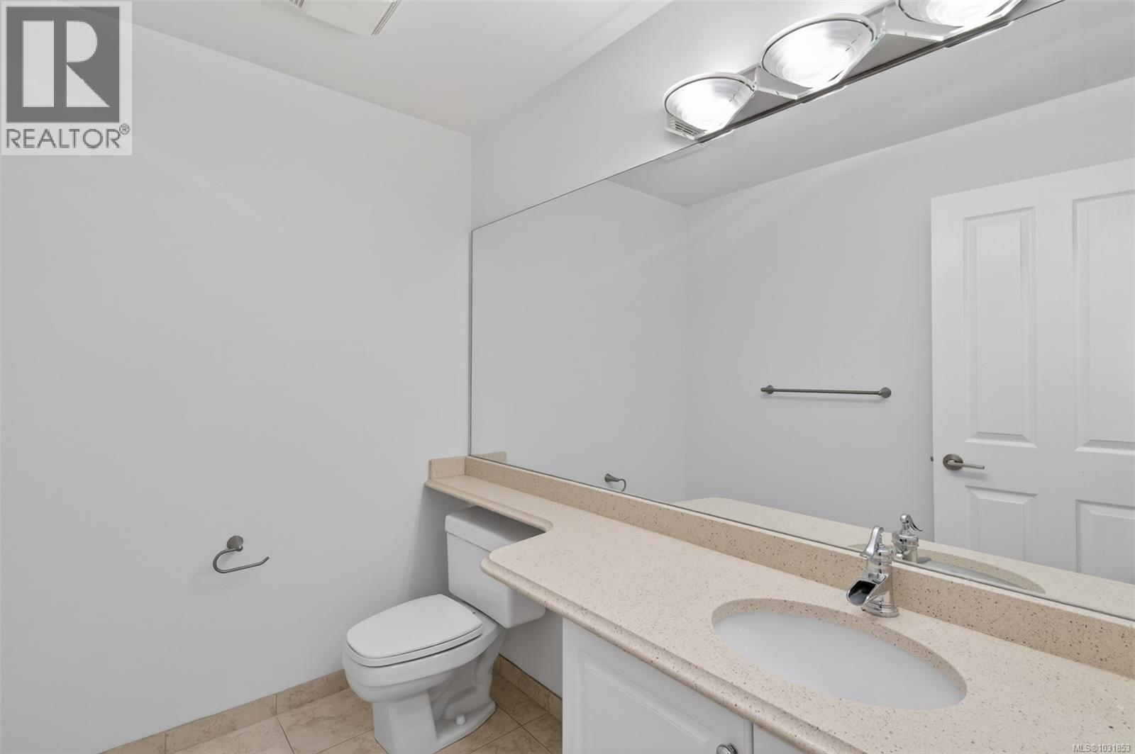 #206 5110 CORDOVA BAY RD - 40