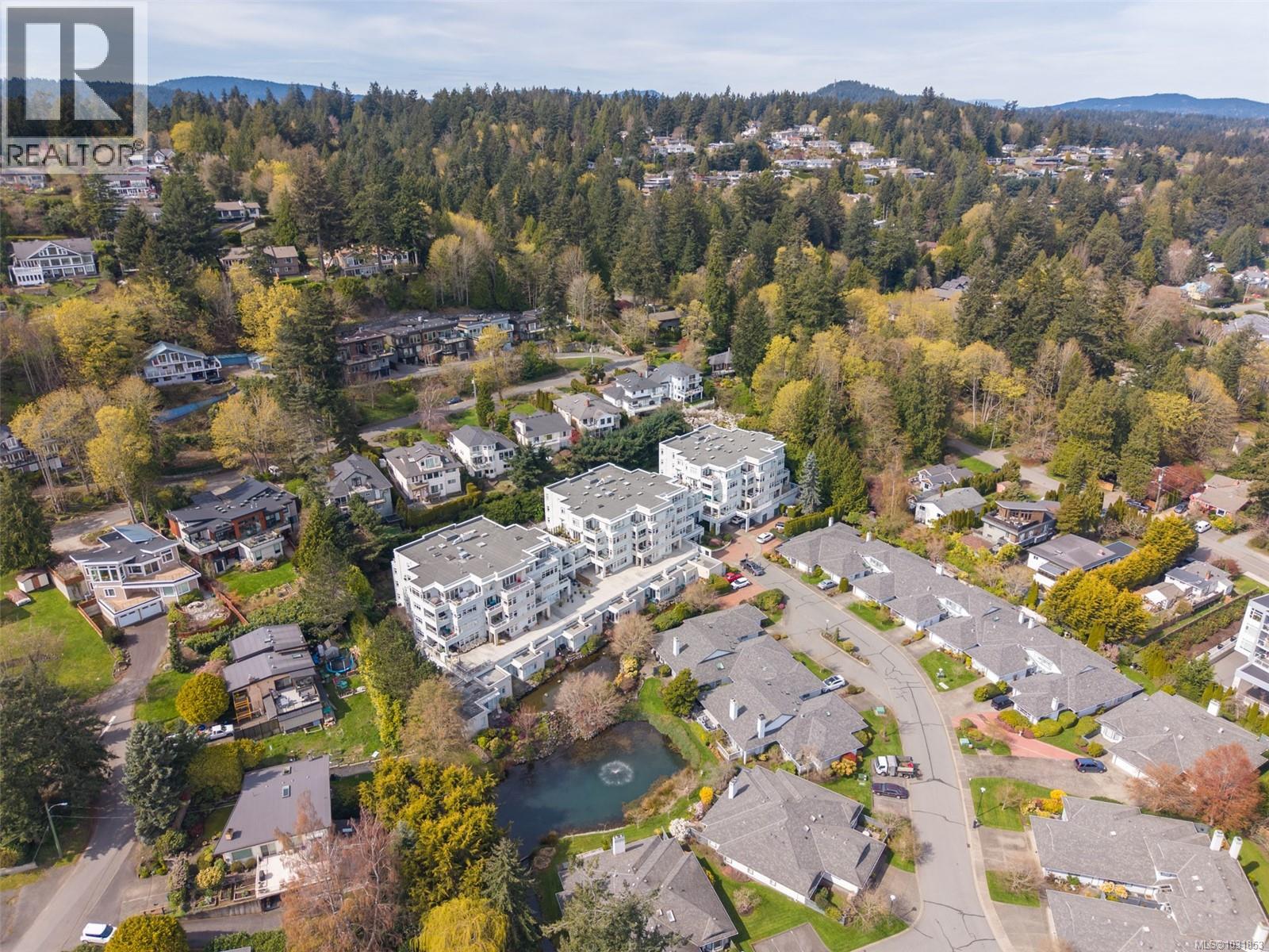 #206 5110 Cordova Bay Rd - 4