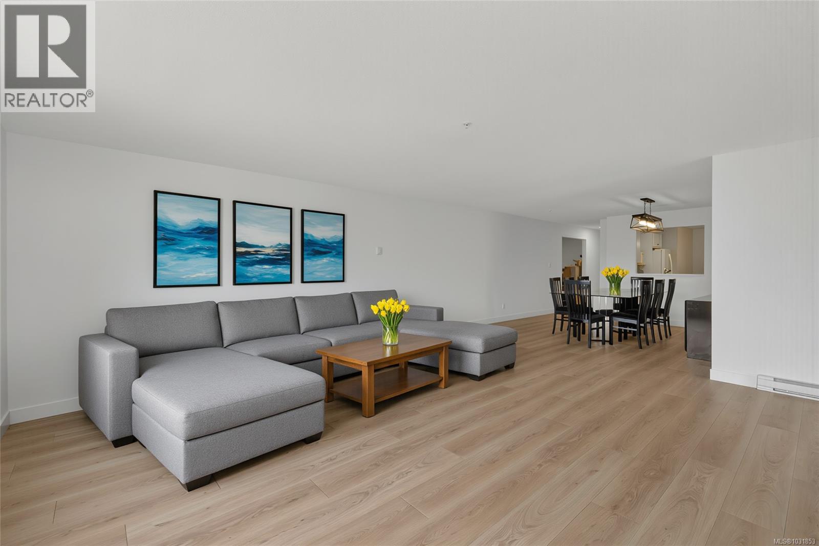 #206 5110 Cordova Bay Rd - 21