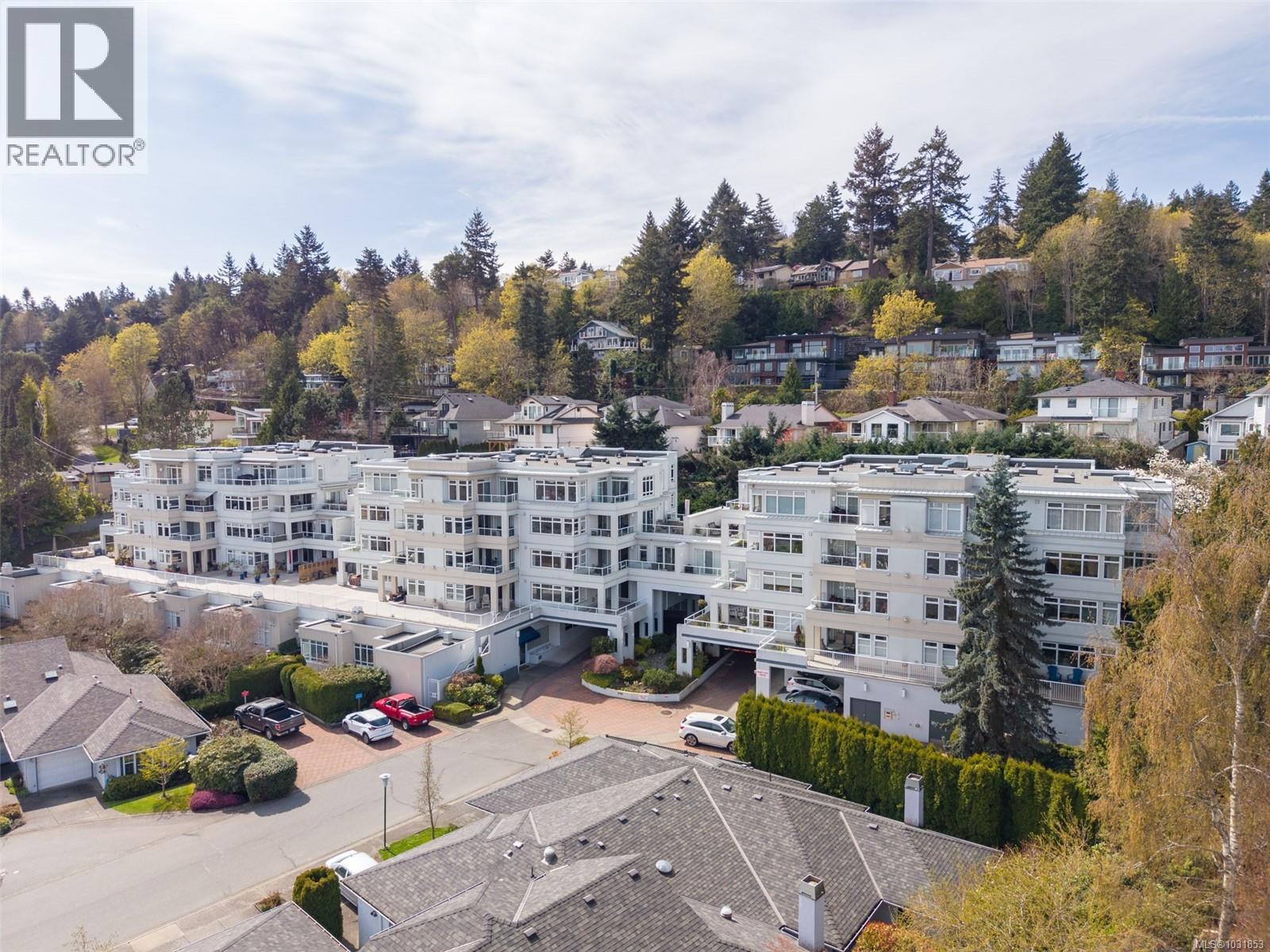 #206 5110 Cordova Bay Rd - 7