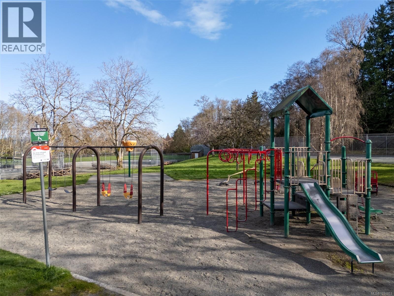 #206 5110 Cordova Bay Rd - 61
