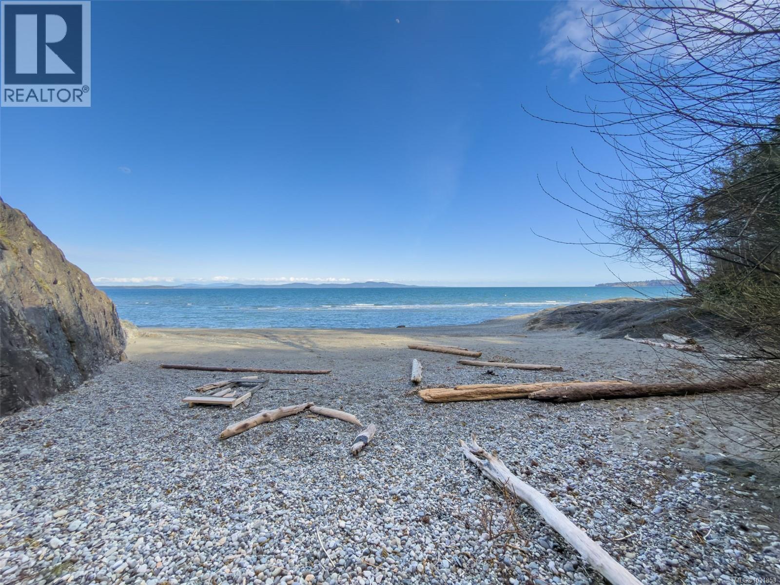 #206 5110 CORDOVA BAY RD - 66