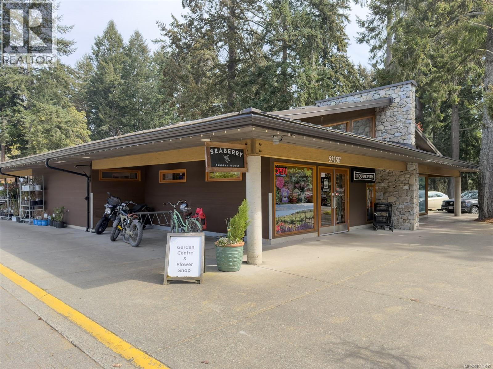 #206 5110 CORDOVA BAY RD - 57