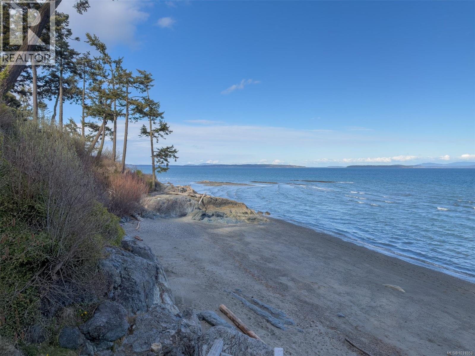 #206 5110 CORDOVA BAY RD - 65