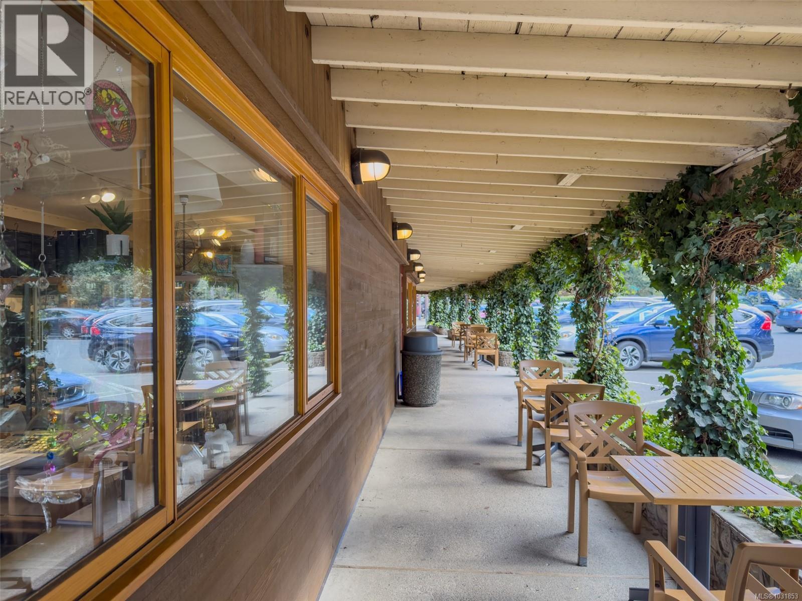 #206 5110 CORDOVA BAY RD - 54