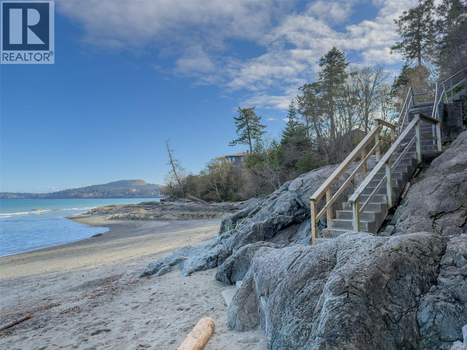 #206 5110 CORDOVA BAY RD - 63