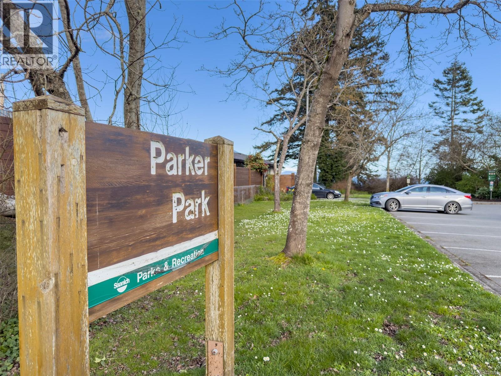 #206 5110 CORDOVA BAY RD - 62