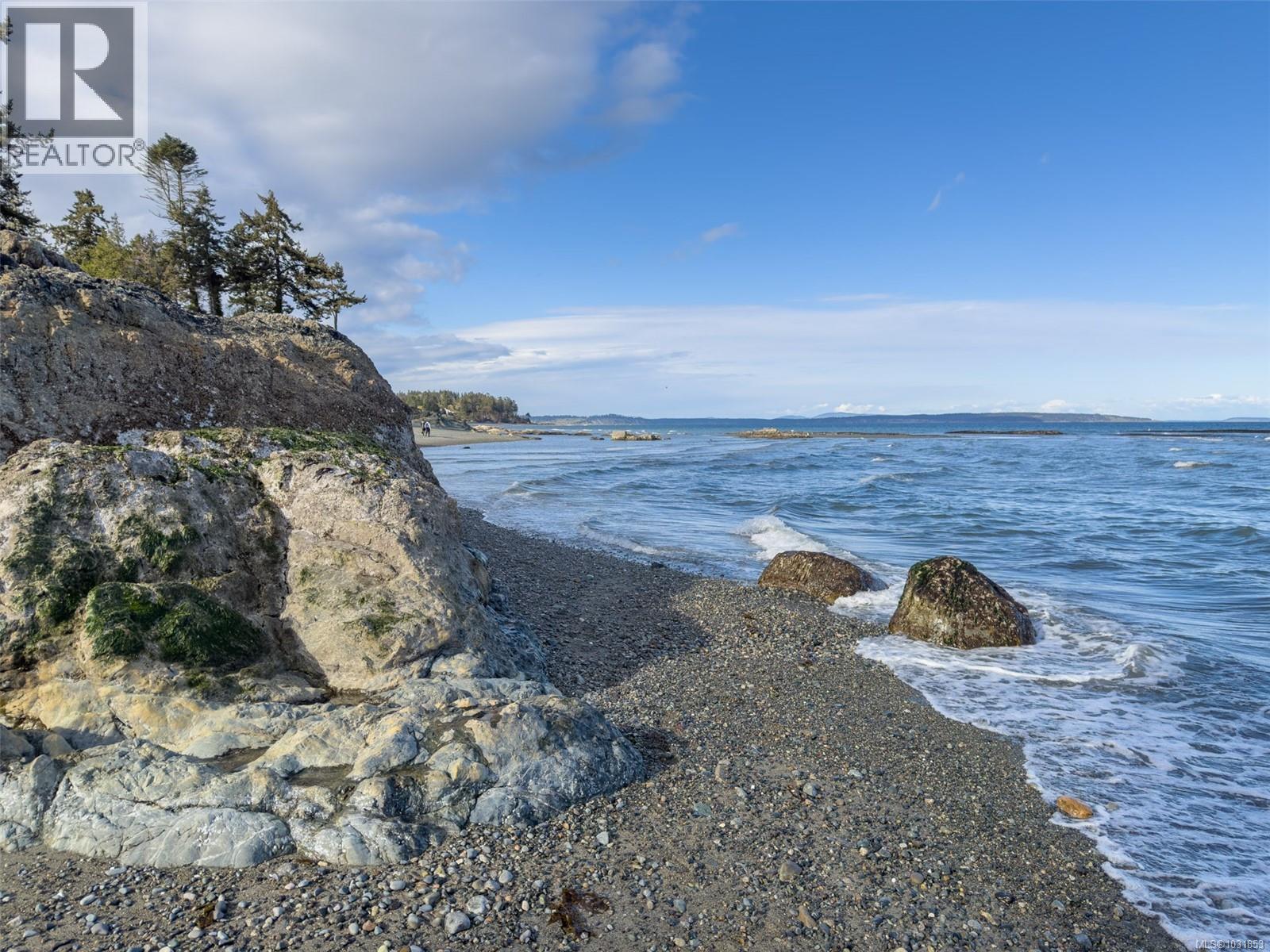 #206 5110 CORDOVA BAY RD - 64