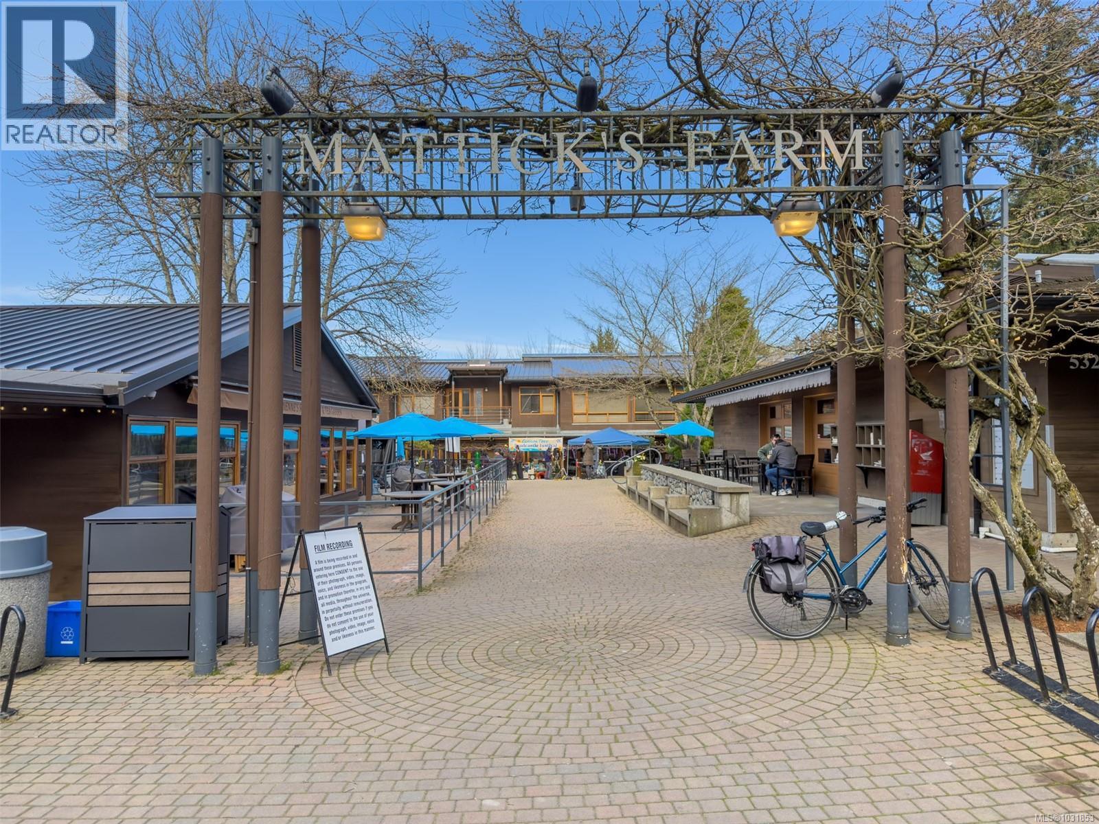 #206 5110 Cordova Bay Rd - 52
