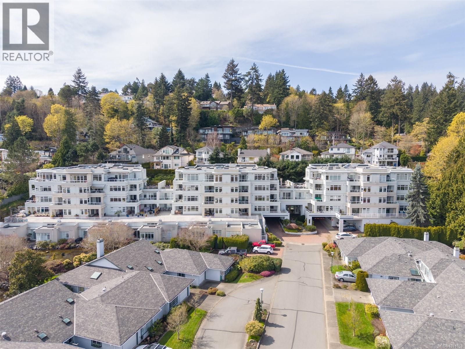 #206 5110 CORDOVA BAY RD - 6