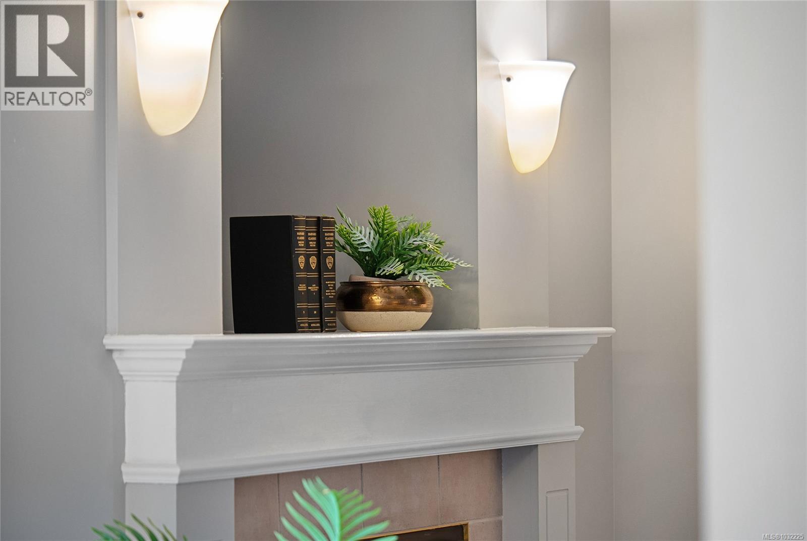 #5 1809 MCKENZIE AVE - 7