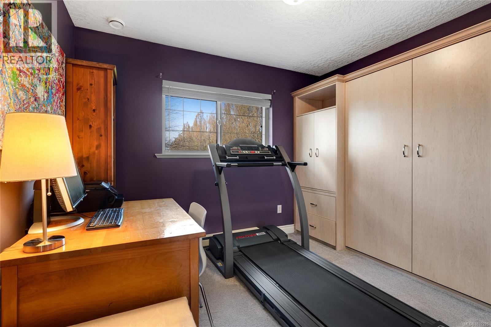 #5 1809 MCKENZIE AVE - 29