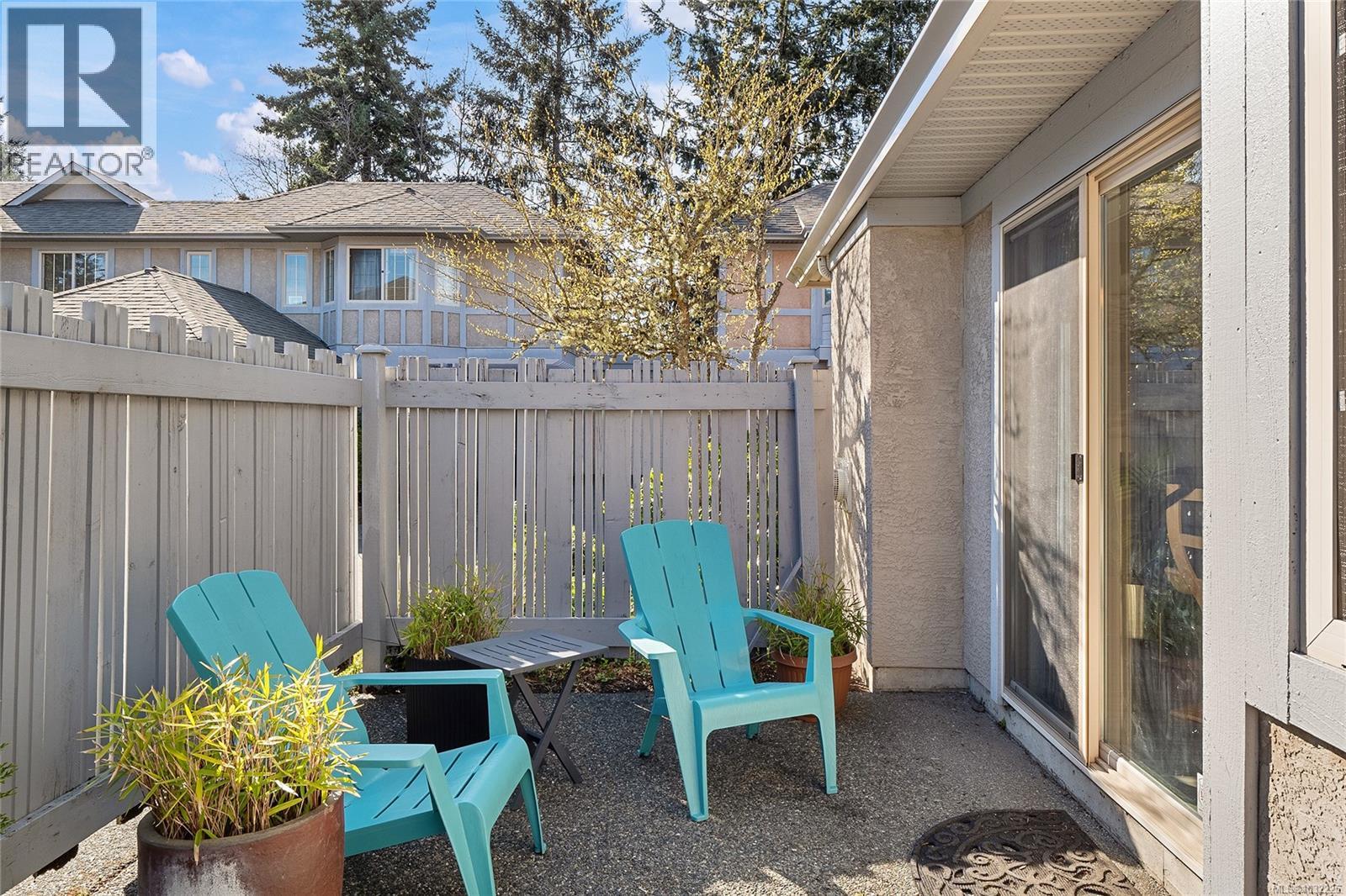 #5 1809 MCKENZIE AVE - 35