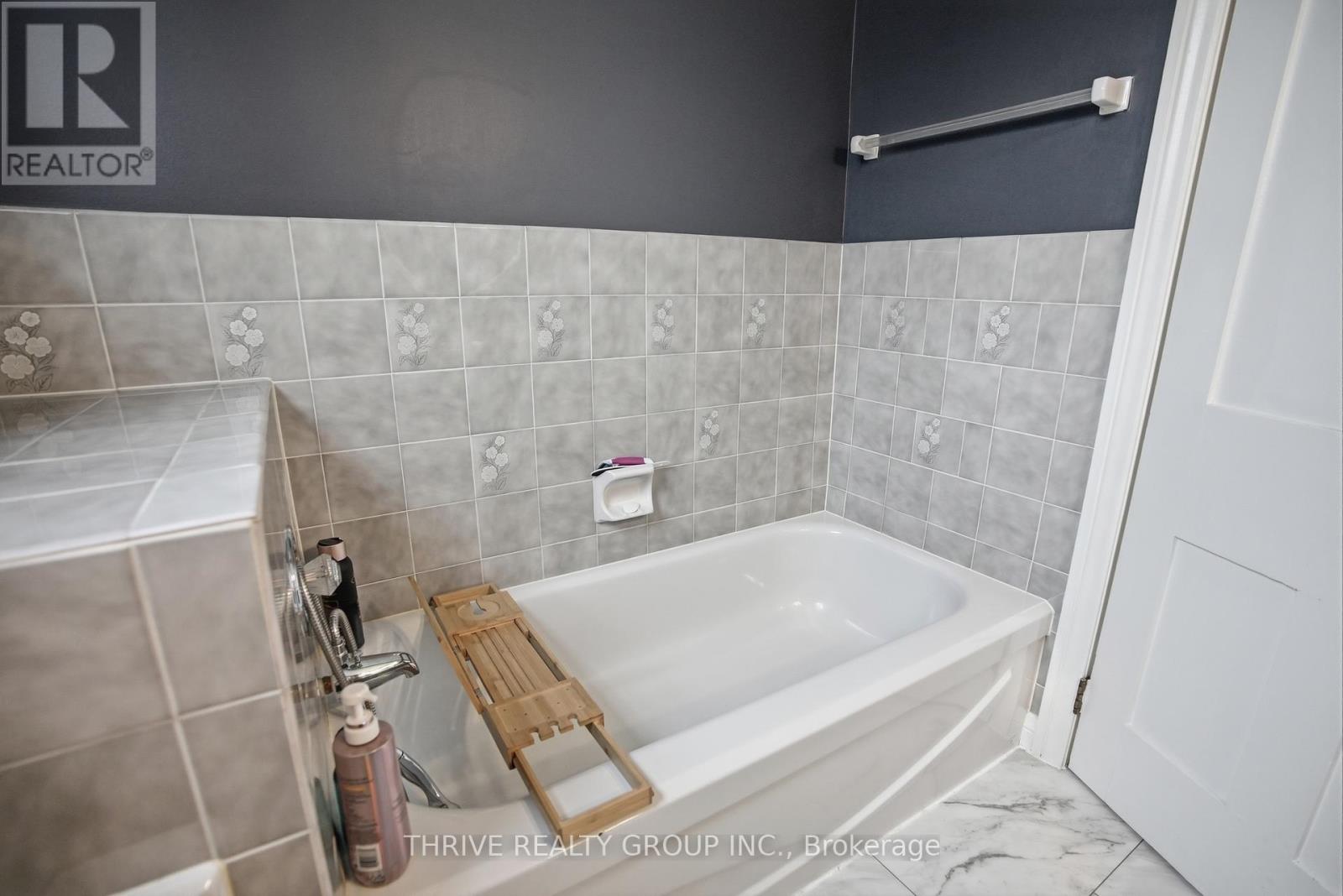 160 WEST PARK DRIVE S - 36
