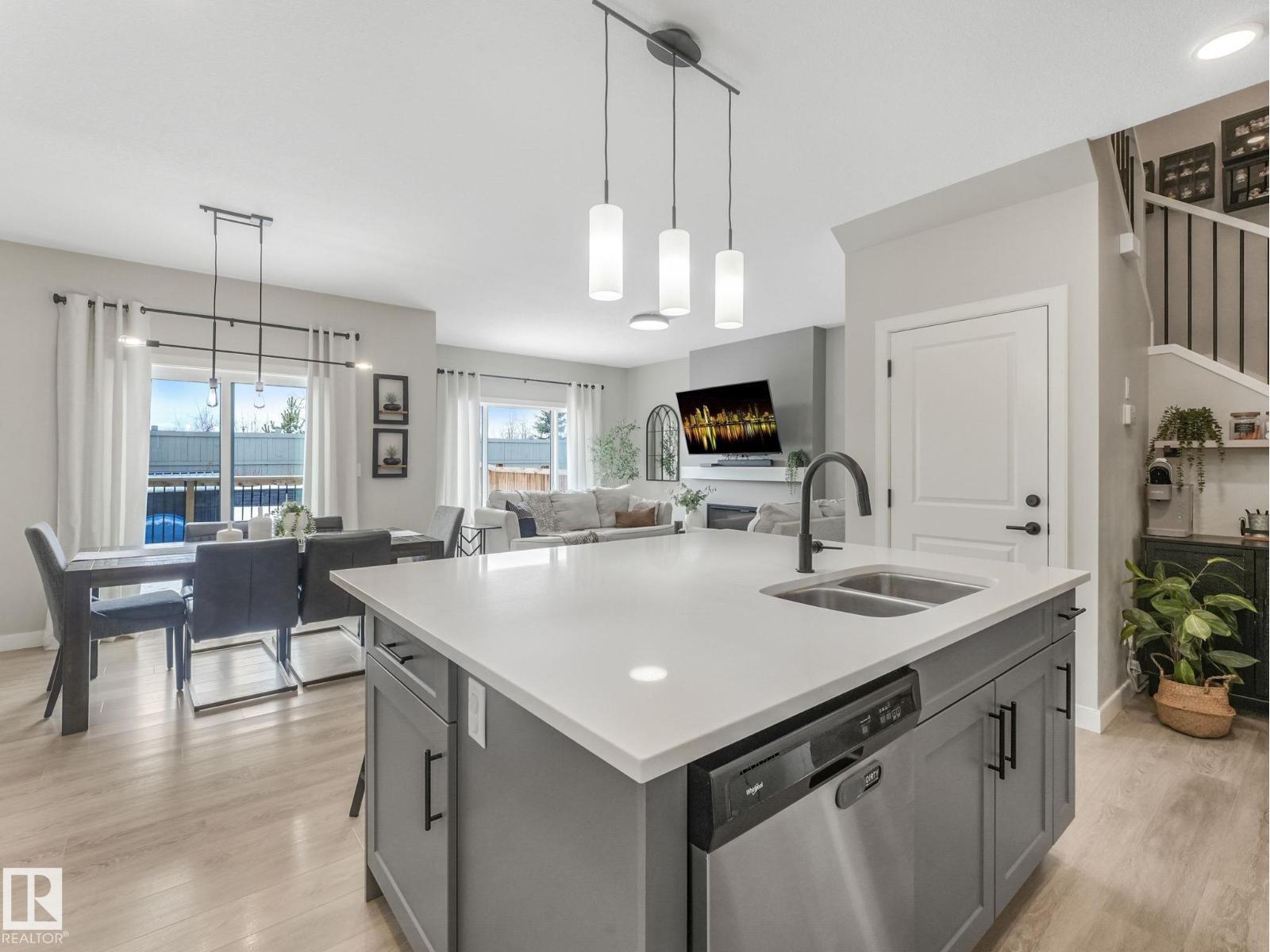 22139 80 AV NW - 14