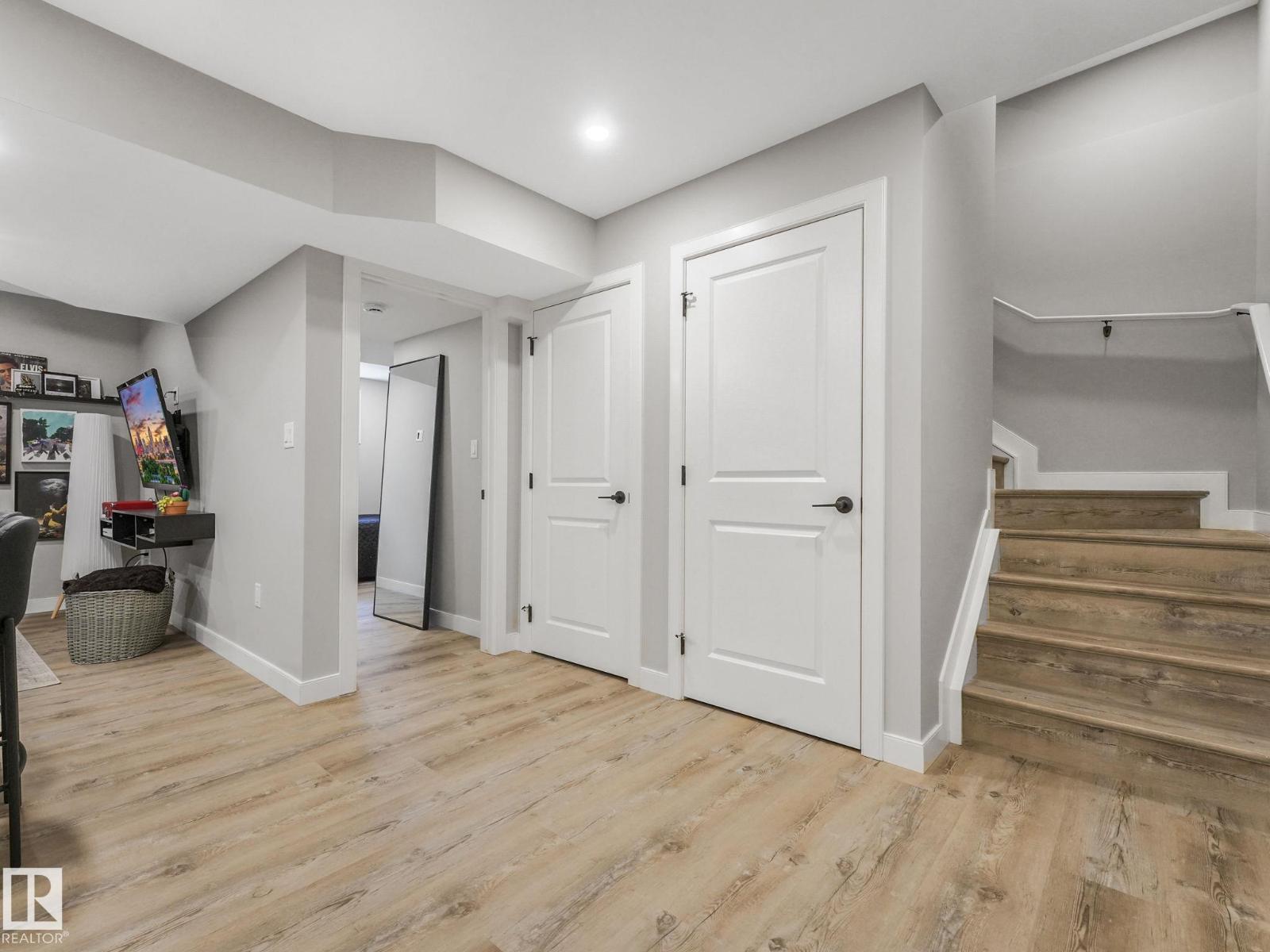 22139 80 AV NW - 45