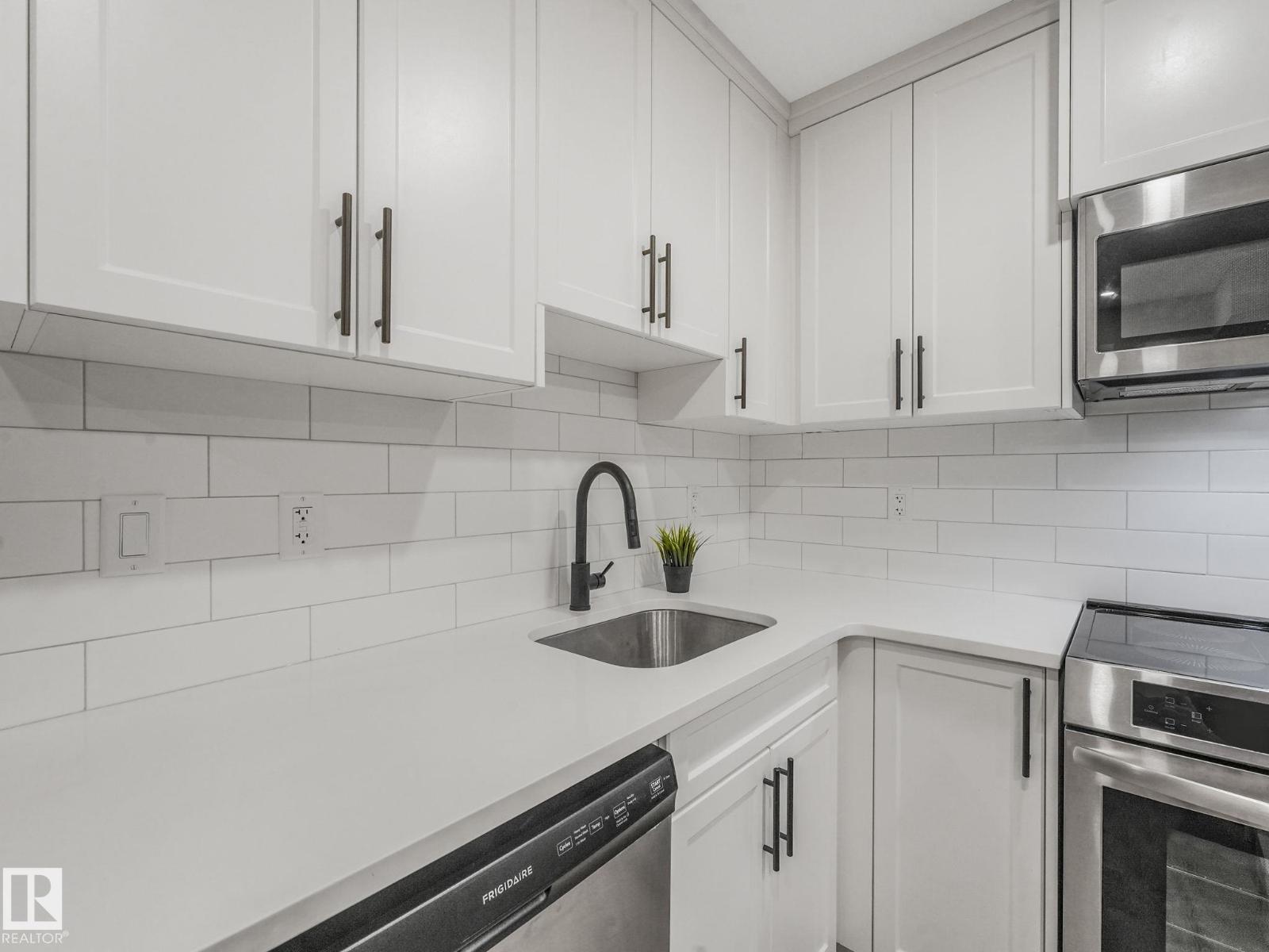 22139 80 AV NW - 50