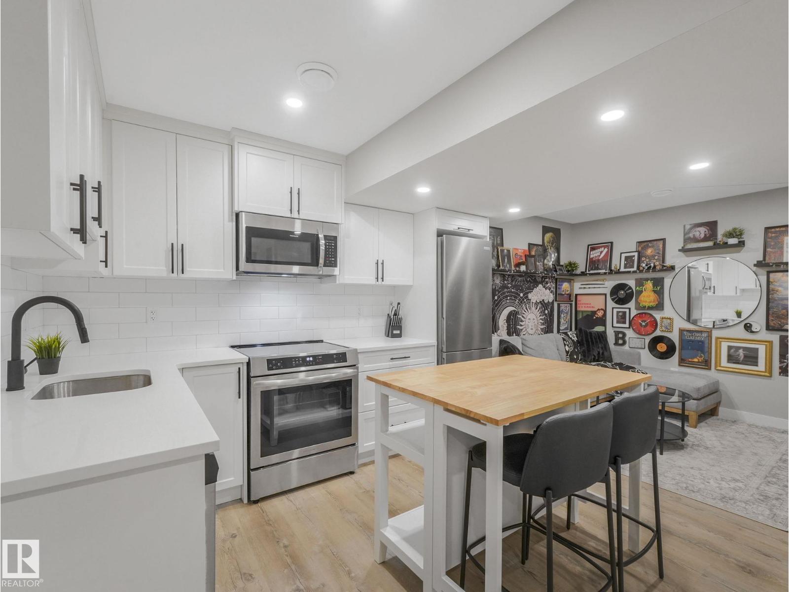 22139 80 AV NW - 52
