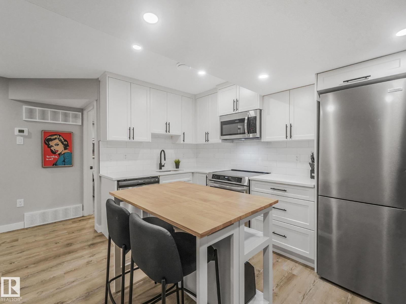 22139 80 AV NW - 53