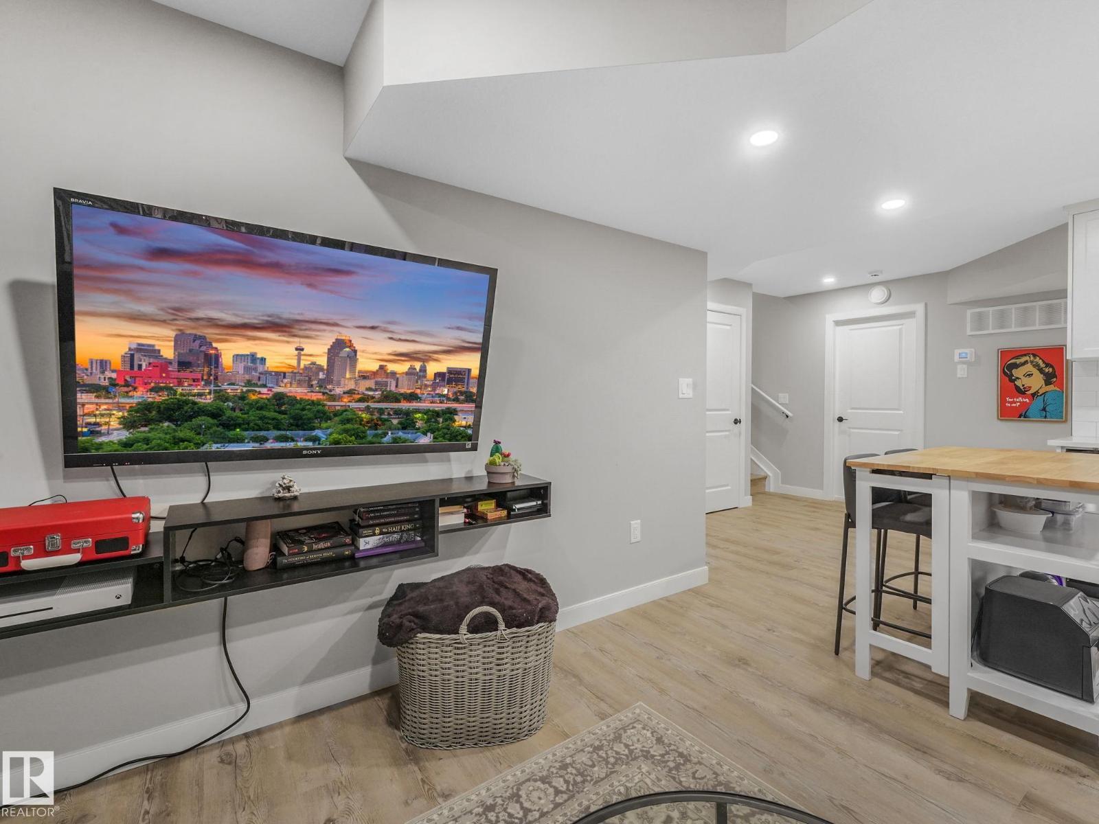 22139 80 AV NW - 58