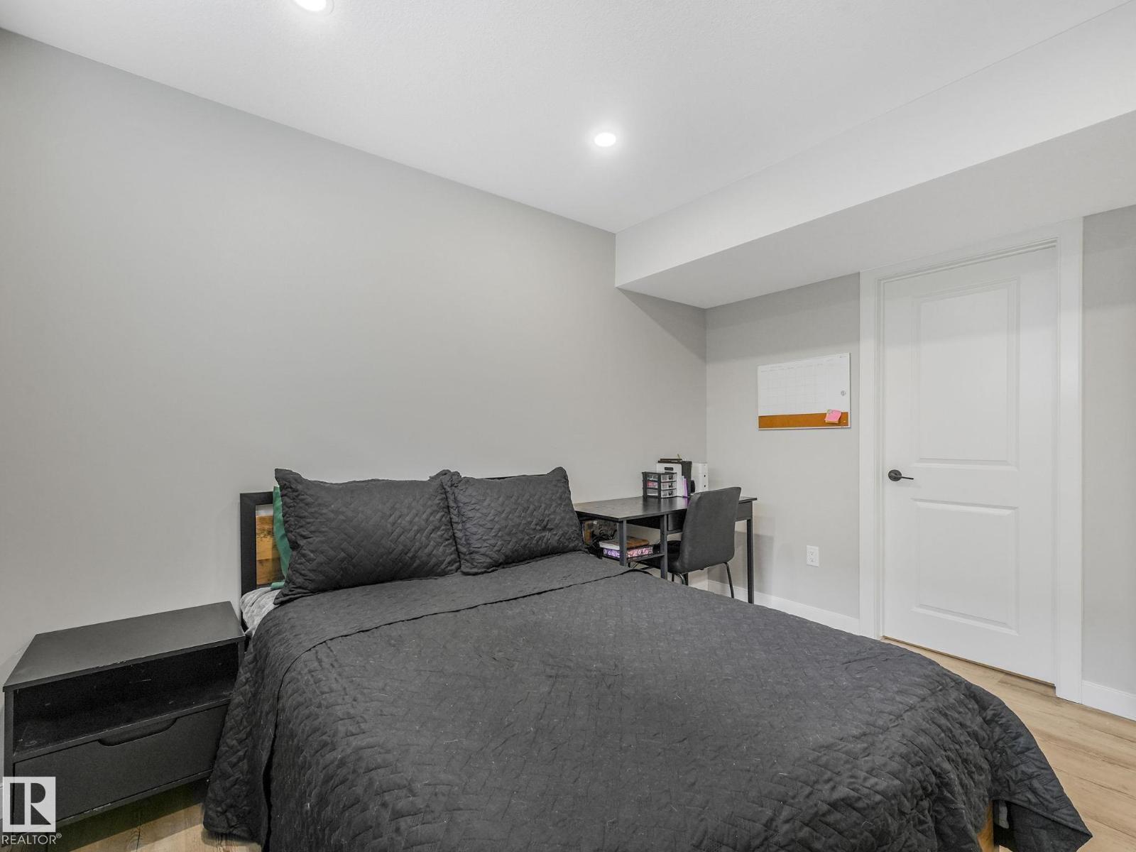 22139 80 AV NW - 60