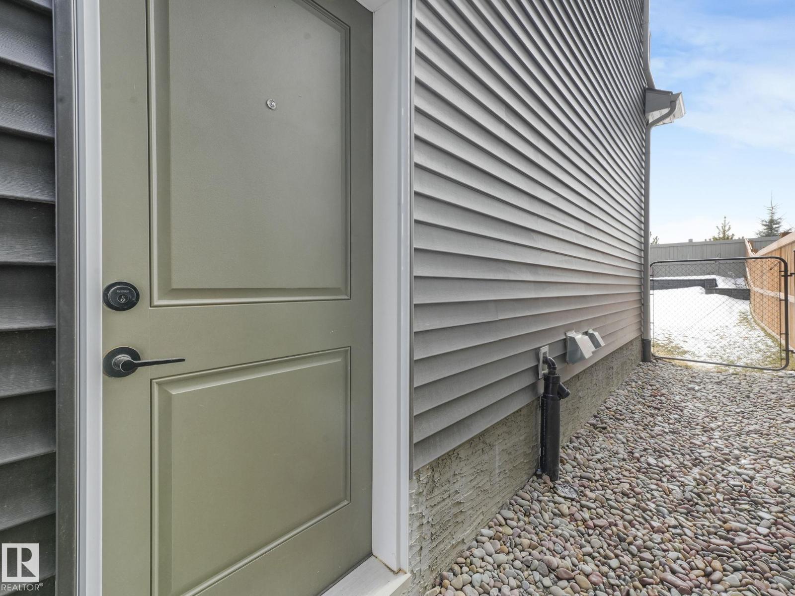 22139 80 AV NW - 70