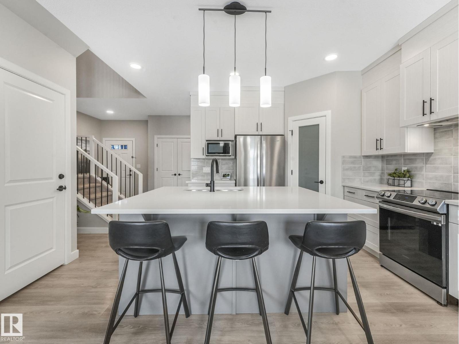 22139 80 AV NW - 9