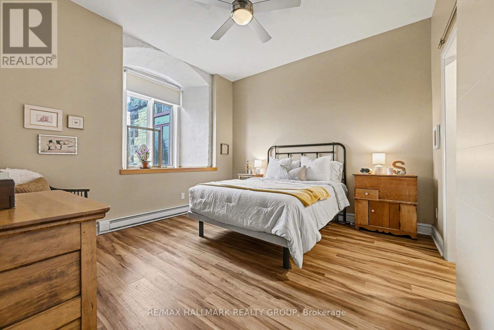 #206 1 ROSAMOND STREET E - 12