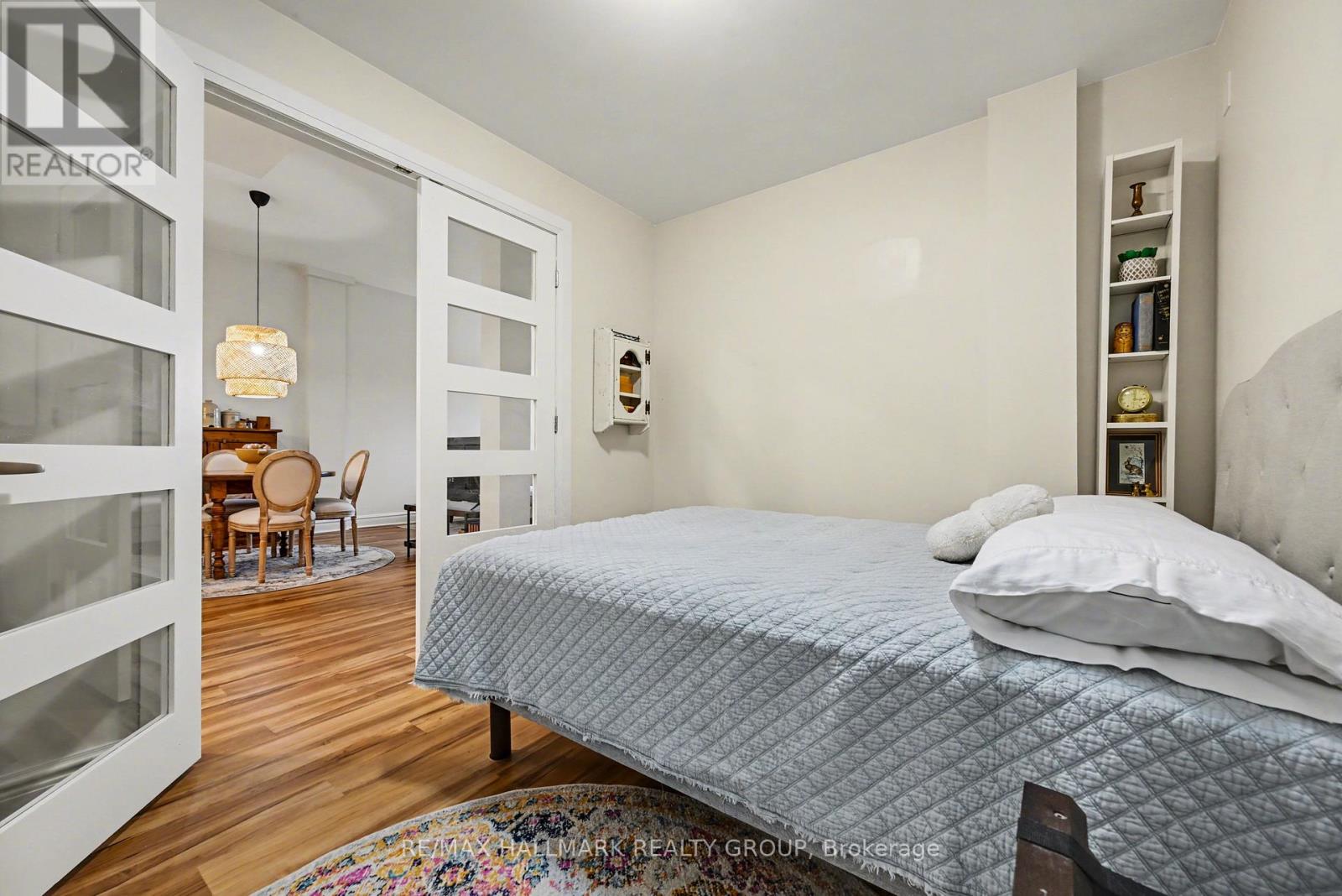 #206 1 ROSAMOND STREET E - 15