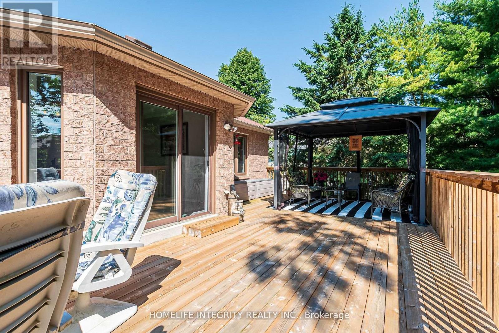 37 BROUWER CRESCENT - 4