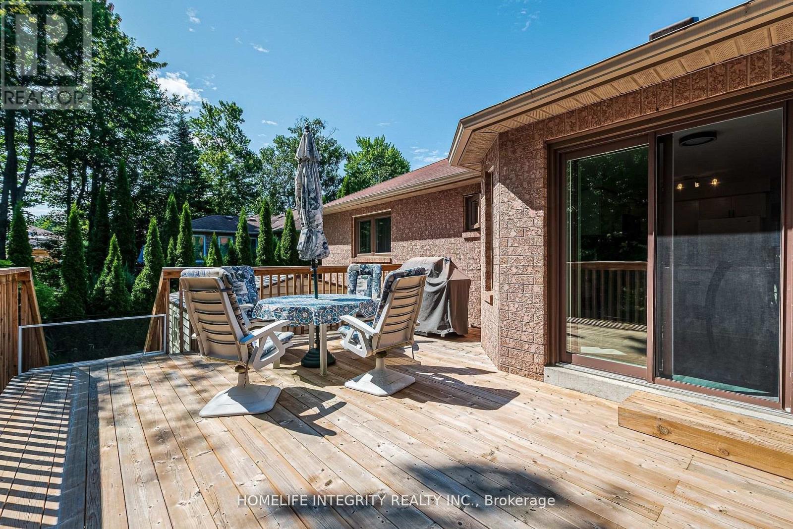 37 BROUWER CRESCENT - 6