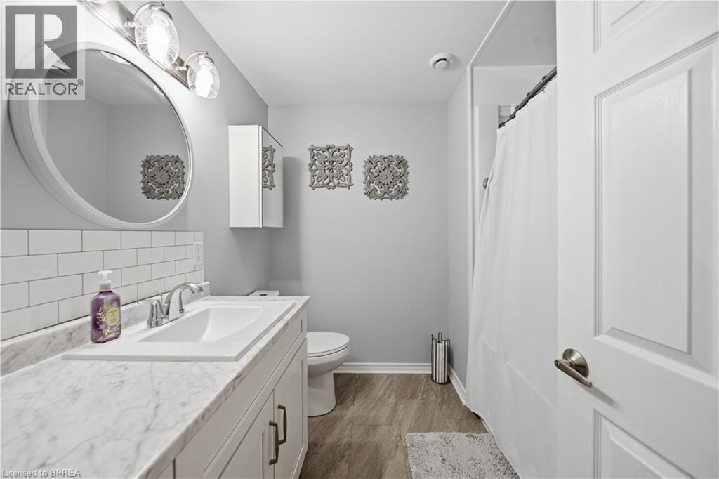 560 GREY Street Unit# 30, Brantford, Ontario, N3S0C4 — Photo 32
