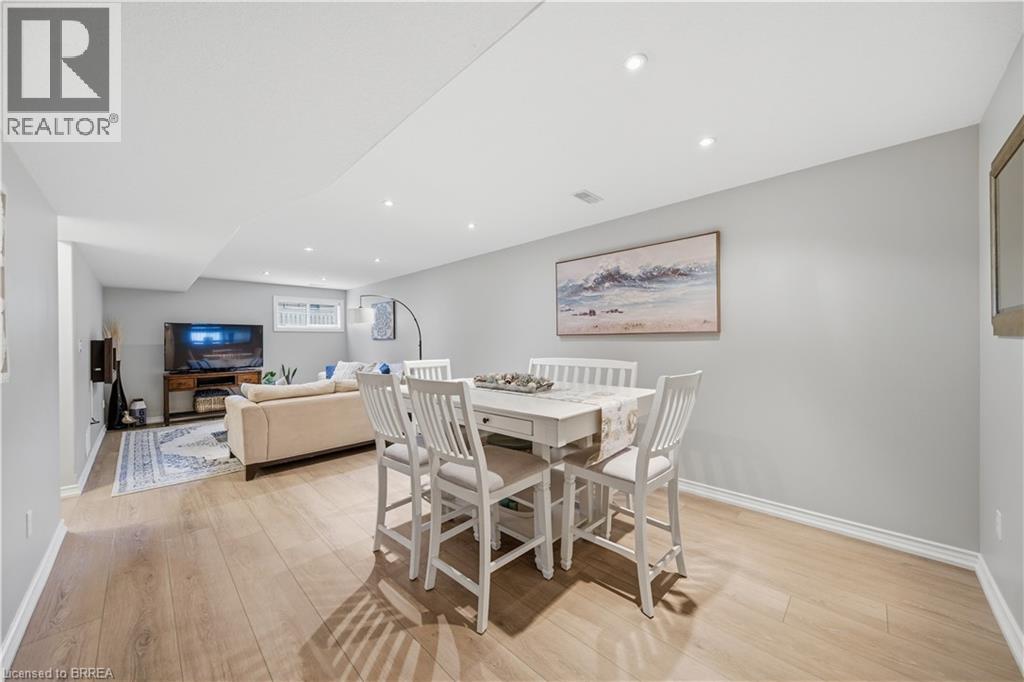 560 GREY Street Unit# 30, Brantford, Ontario, N3S0C4 — Photo 31