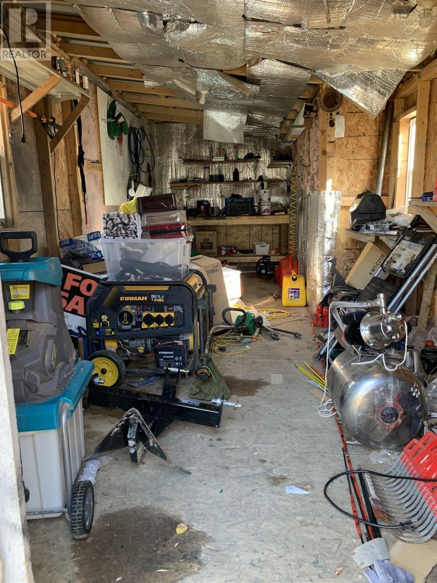 Looking into workshop/shed