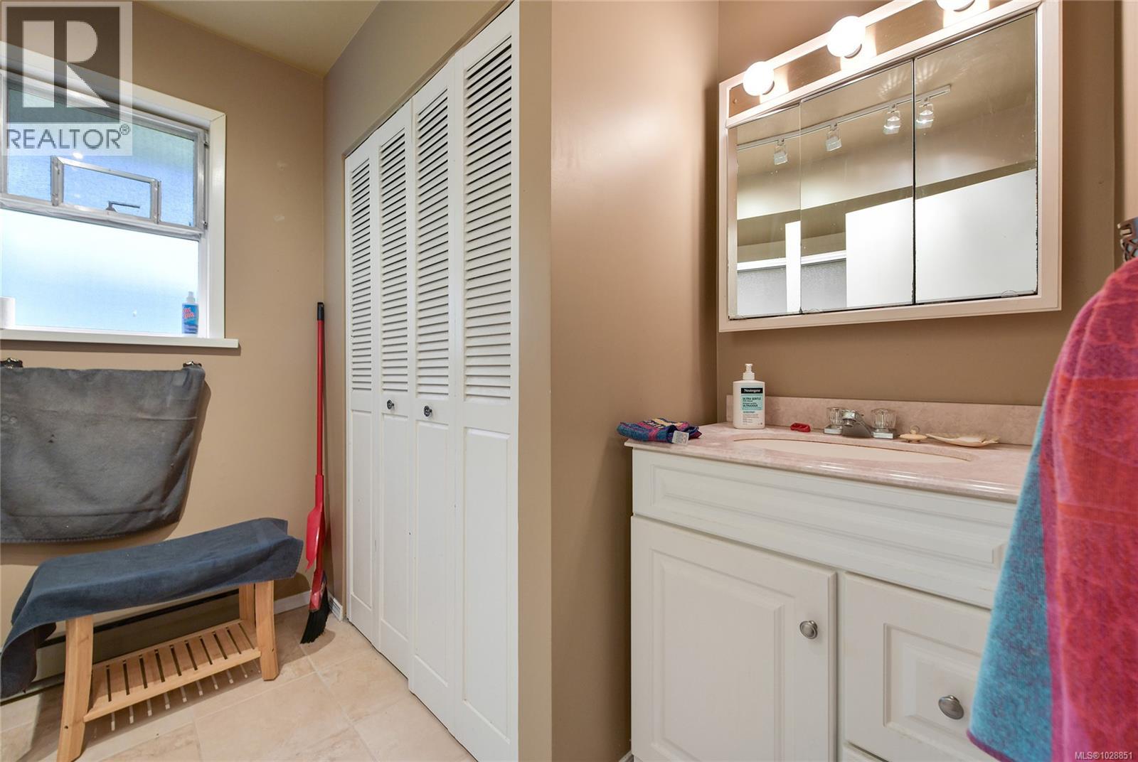 506 Arbutus Dr - 23