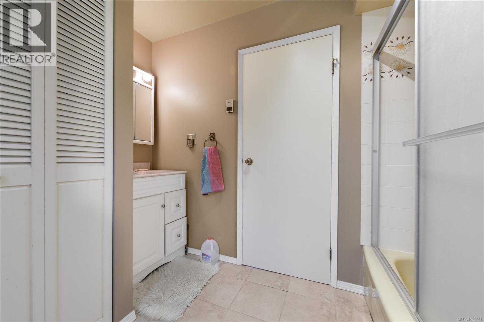 506 Arbutus Dr - 25