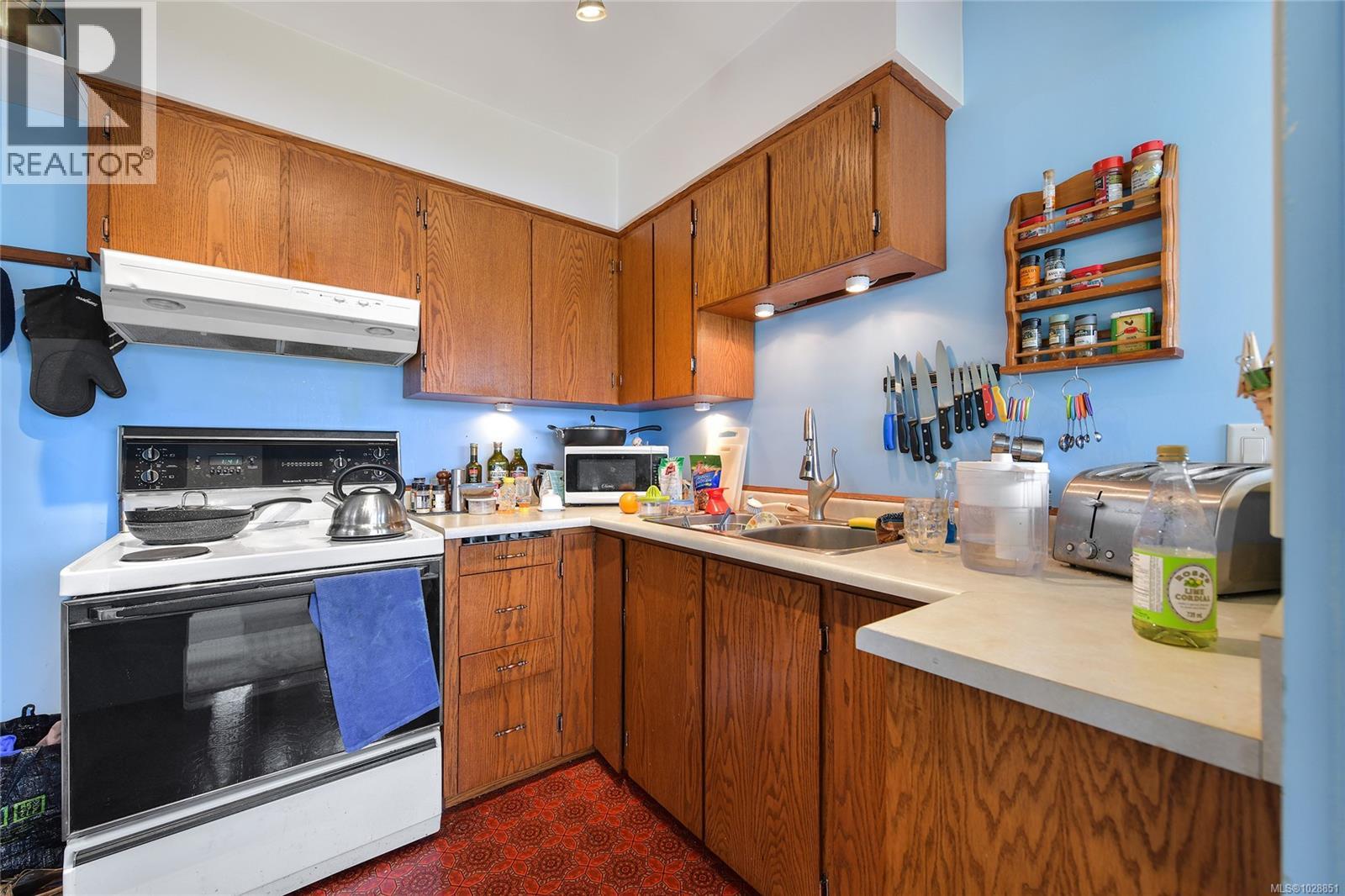 506 Arbutus Dr - 10