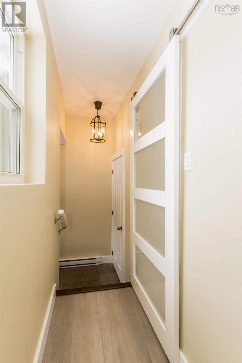 Property 31 of 50 of 1685 Highway 201