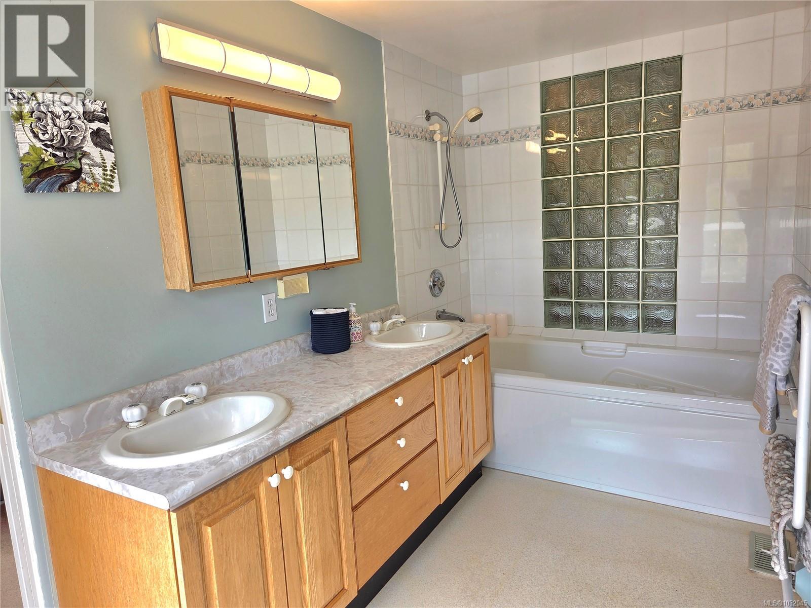  2125 HALL Road, Oak Bay