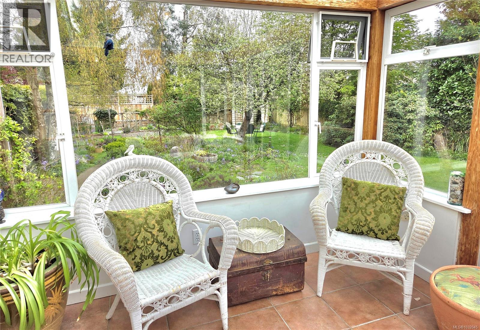  2125 HALL Road, Oak Bay