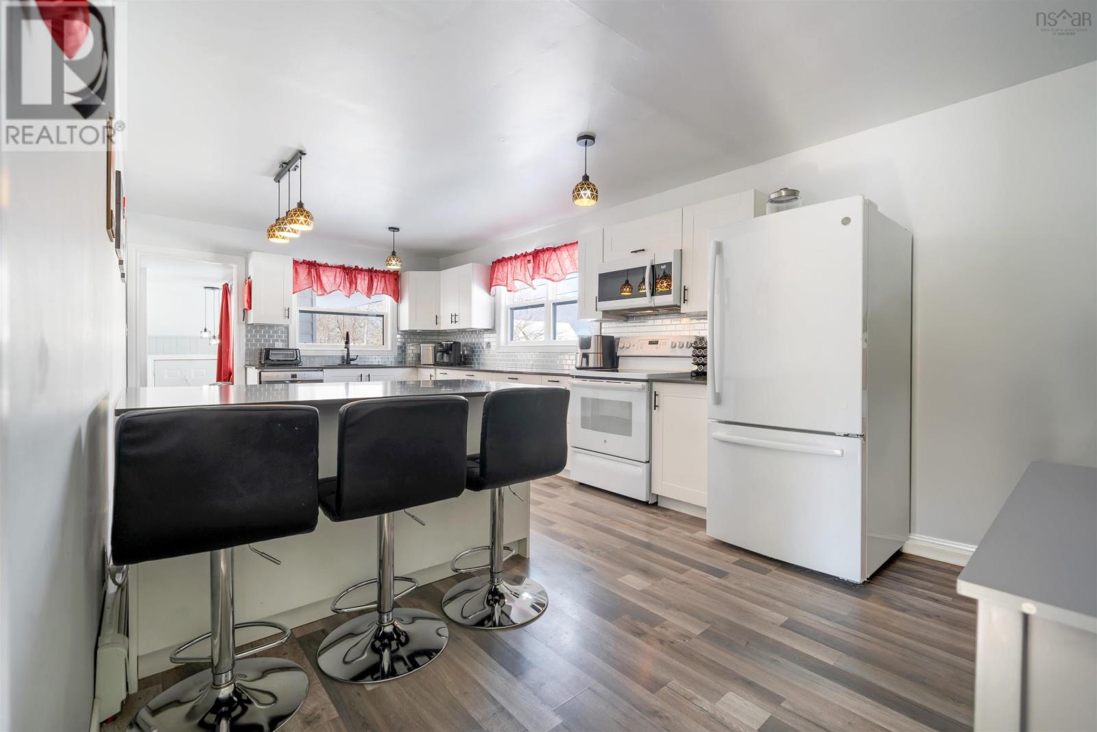 Property 17 of 48 of 8 Smith Avenue