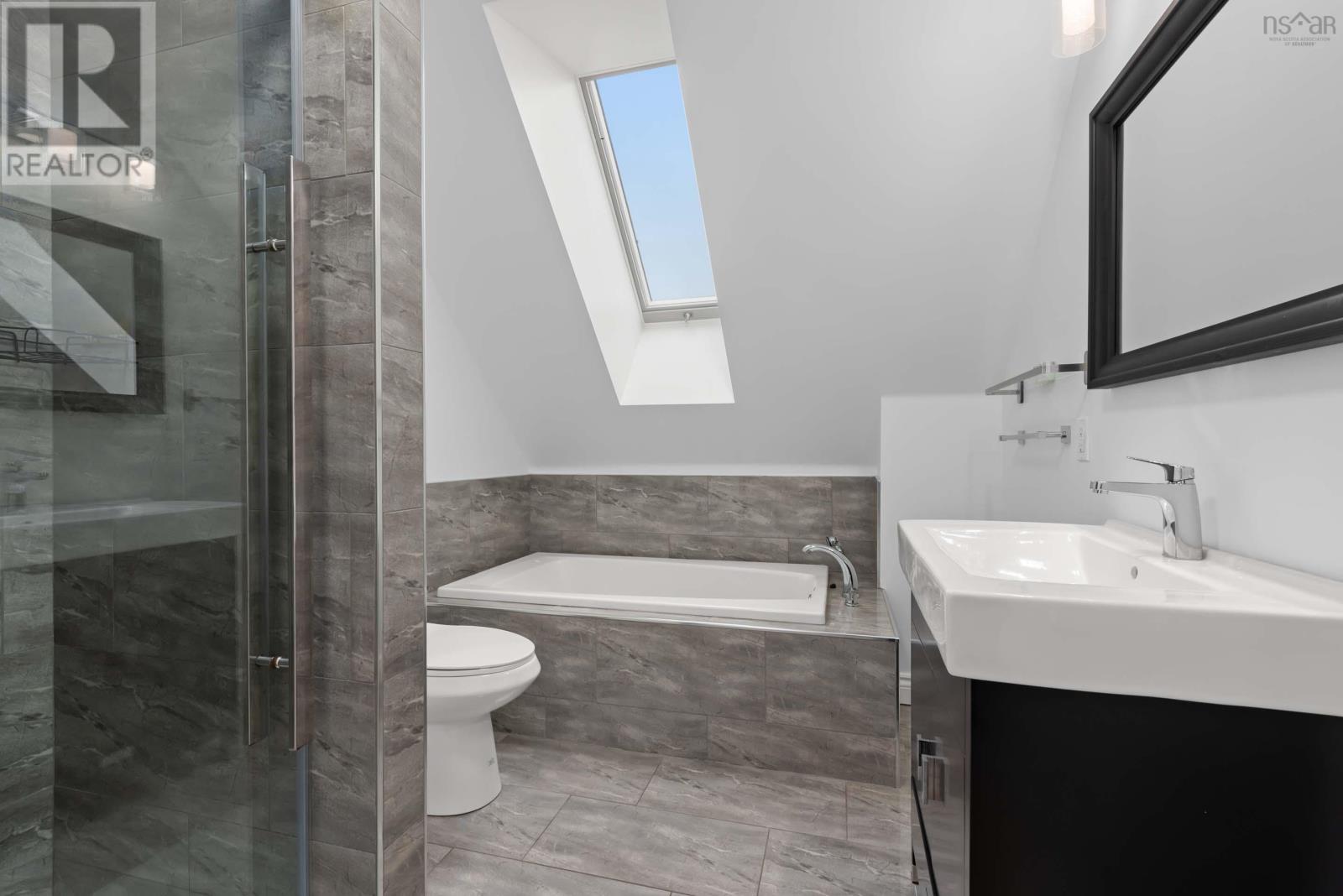 Property 27 of 49 of 4 Emerald Drive