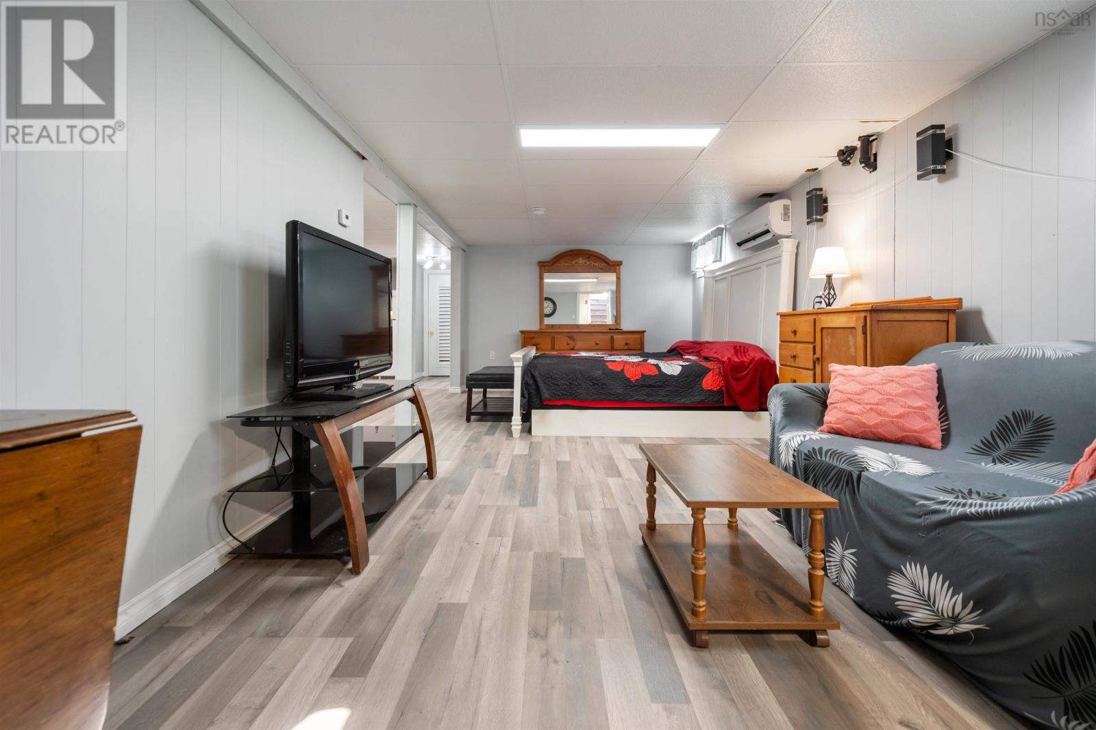 Property 42 of 48 of 8 Smith Avenue