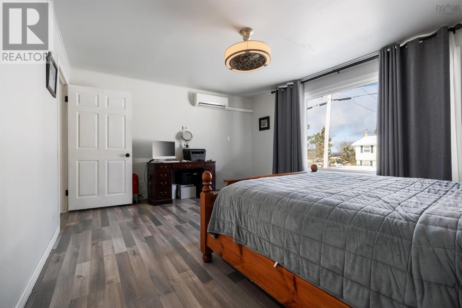 Property 33 of 48 of 8 Smith Avenue