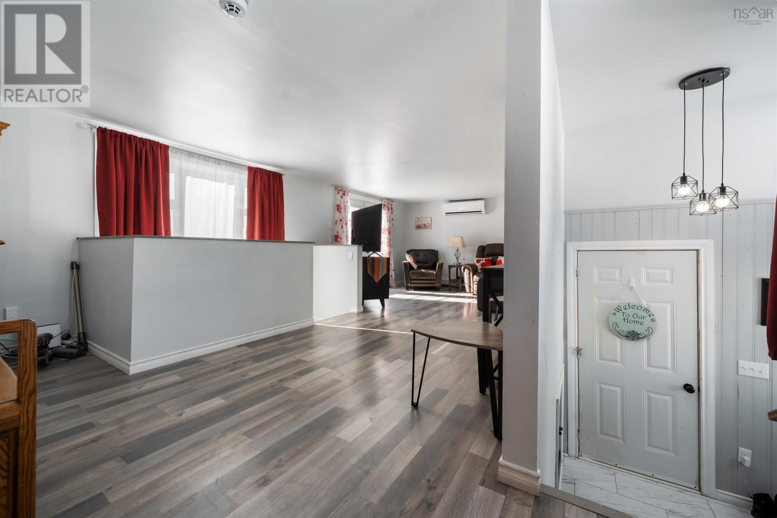 Property 27 of 48 of 8 Smith Avenue