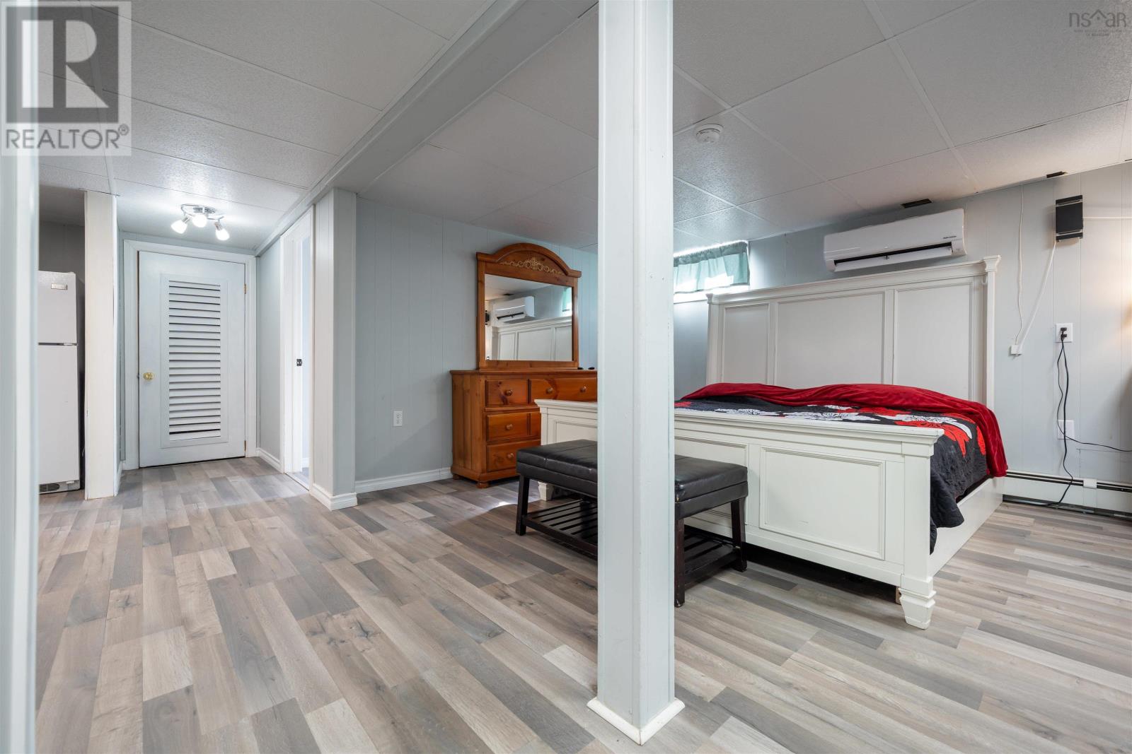 Property 43 of 48 of 8 Smith Avenue