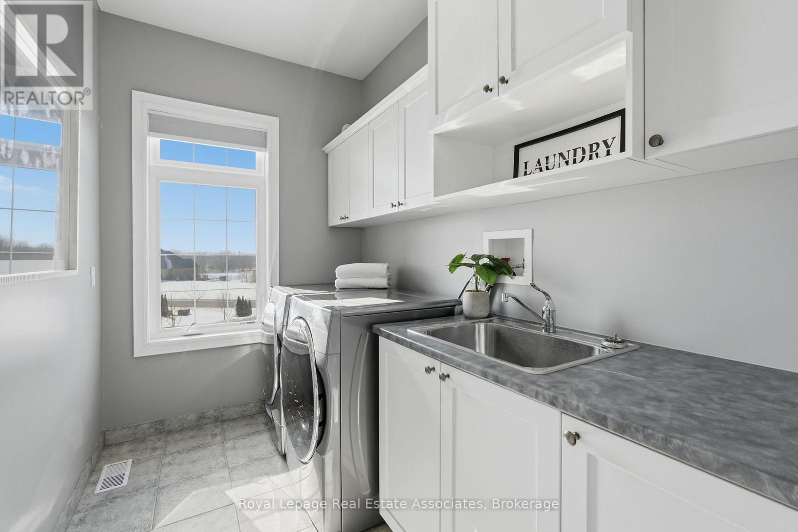 100 CHESSWOOD TRAIL - 28