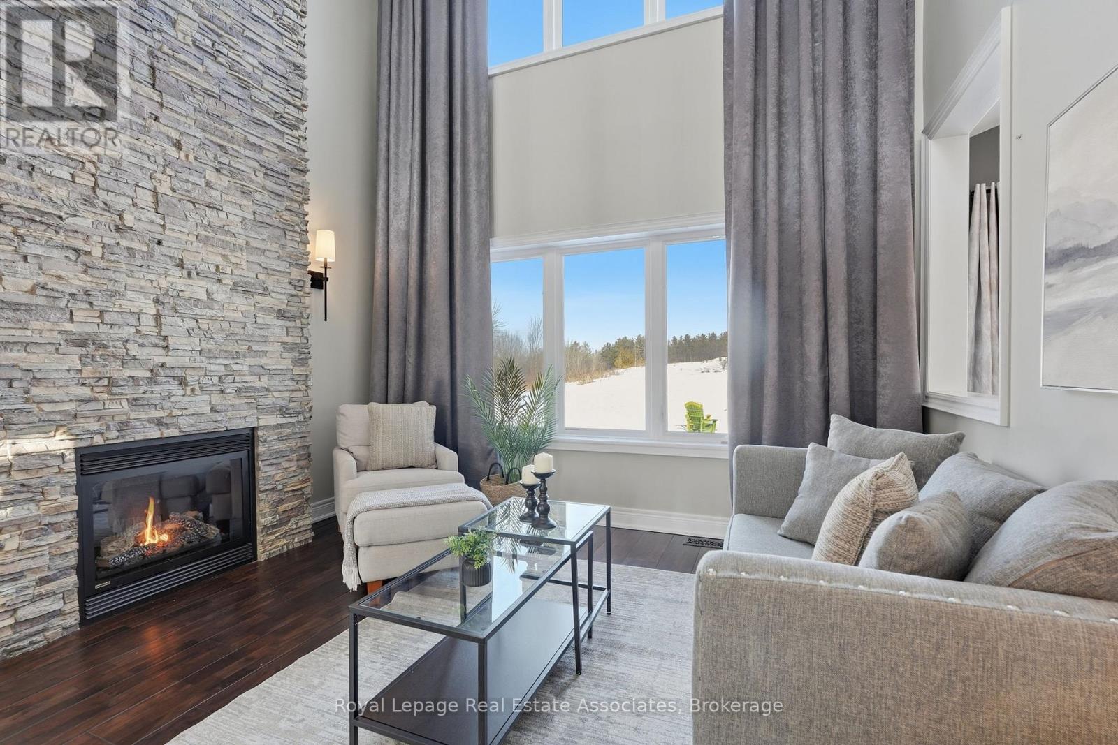 100 CHESSWOOD TRAIL - 4