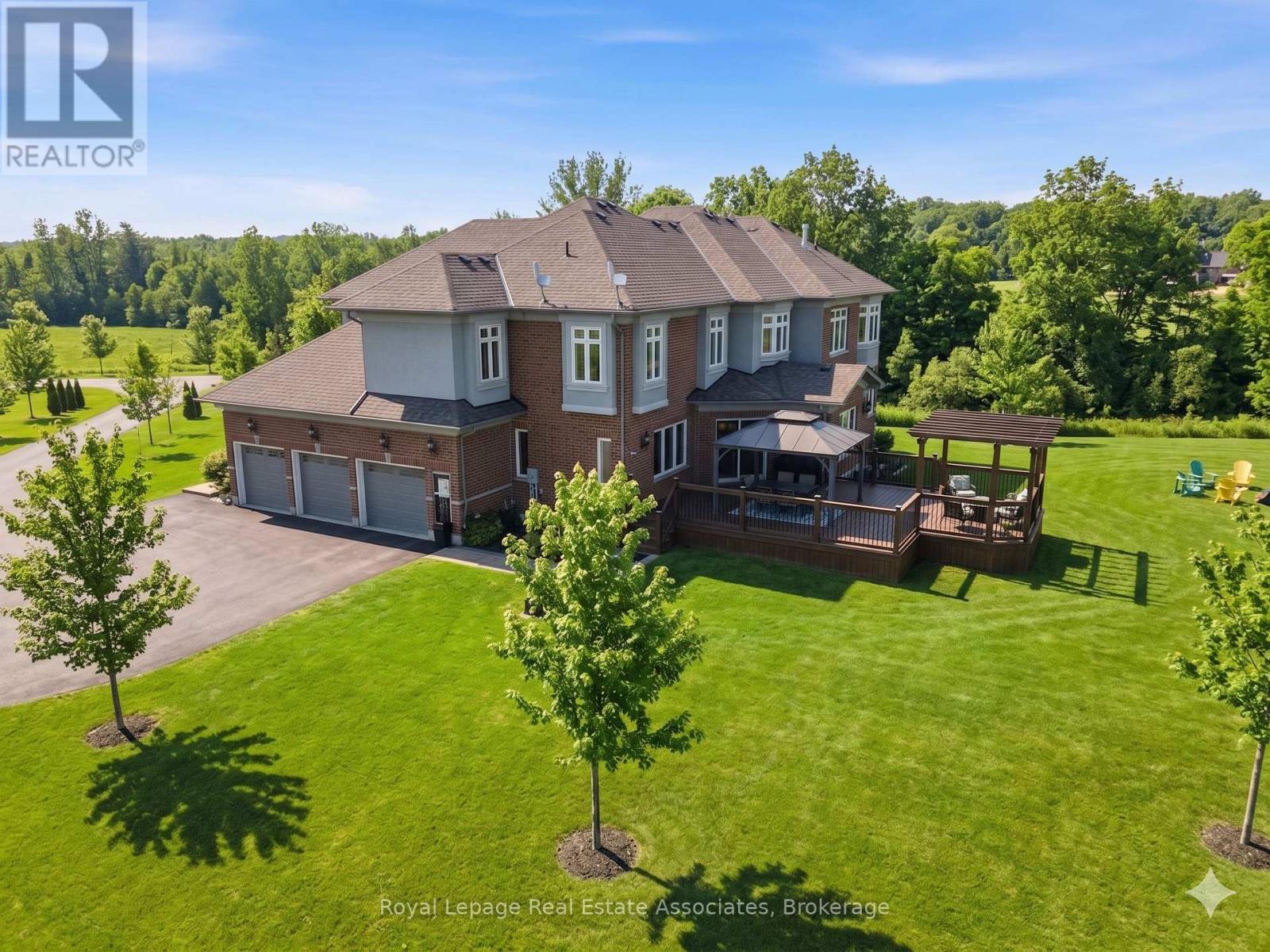 100 CHESSWOOD TRAIL - 40