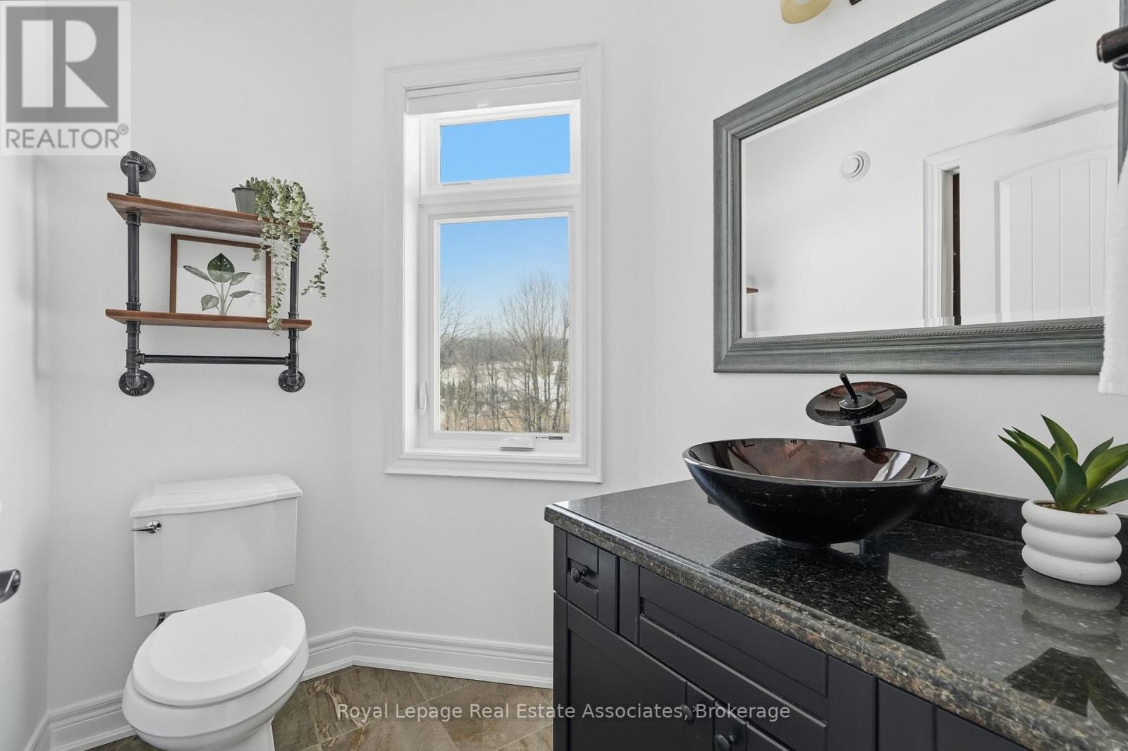 100 CHESSWOOD TRAIL - 22